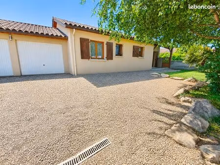maison de plain-pied 6 pièces de 138 m2 et 715 m2 de terrain situé à belleville-en-beaujol