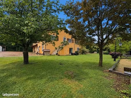 propriété 7 pièces 280 m²