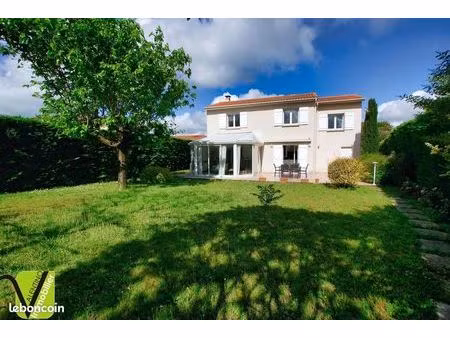 villa 5 pièces 130 m²