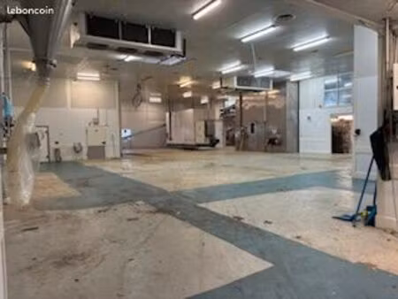 entrepots et bureaux sur parcelle de 3800 m2 fuveau