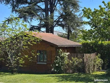 studio neuf à louer à charbonnières les bains