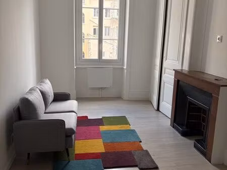 superbe t2 au cœur des brotteaux disponible