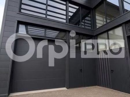 local d'activité 235 m²