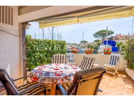 port grimaud - bel appartement 2 pièces avec garage et amarrage 19m