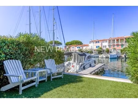 port grimaud - exclusivite - superbe maison 2 chambres rénovée avec amarrage 13 75m