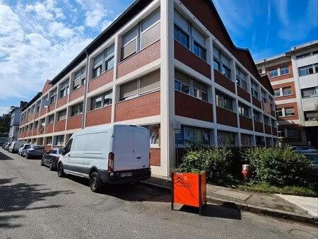 bureaux 47 m²