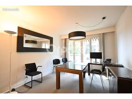 bureau 504 m²