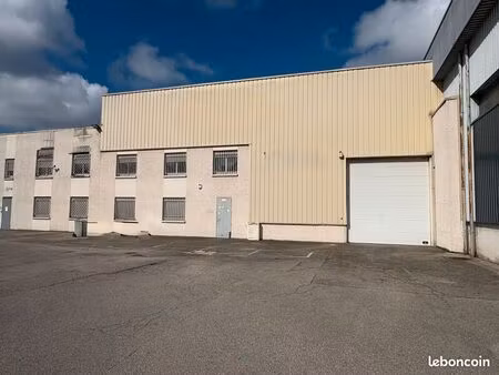 bureau 425 m²