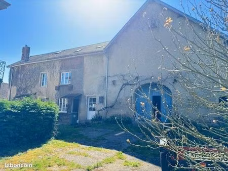 maison rénovée proche vesoul sur troisniveaux avec terrain et dépendances
