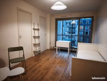 studio meublé 27m2 avec balcon 6m2 paris 11
