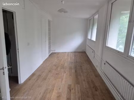 bureau 28 m²