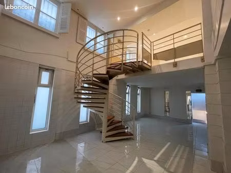 bureau 125 m²