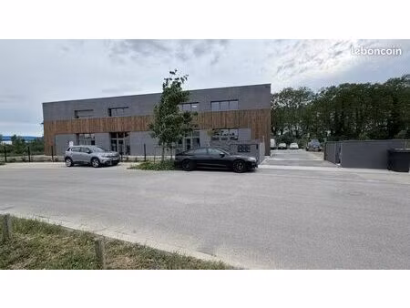 en face canal du midi 160 m ² :bureaux+ dépôt