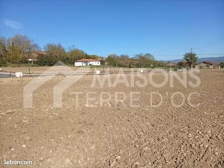 terrain 650 m² revel