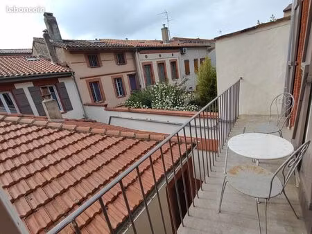 t1 rénové lumineux au calme  port st etienne