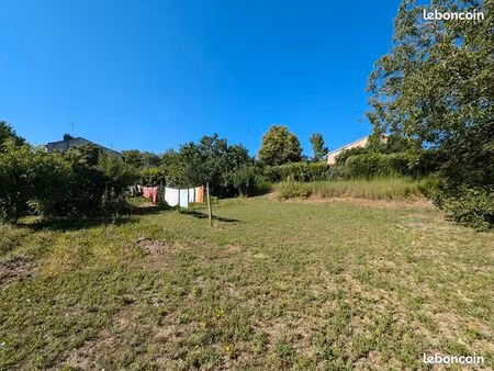 terrain viabilisé 564 m²
