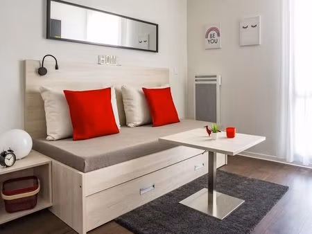 studio 1 pièce 18 m²