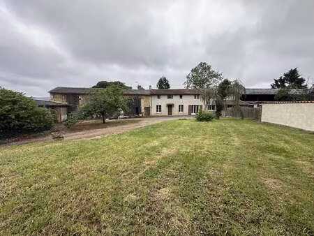 vente maison à pas-de-jeu (79100) : à vendre / 118m² pas-de-jeu