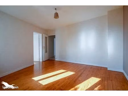 appartement 4 pièces 64 m²