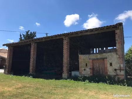 hangar à réhabiliter avec vue exceptionnelle
