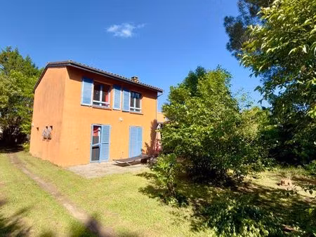 maison de 135m2 sur jolie terrain arboré et au calme de 700m2