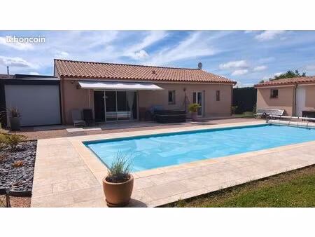 maison 120 m²  piscine 10m x 4m  1000 m² terrain  aucun vis à vis  proche coeur de ville