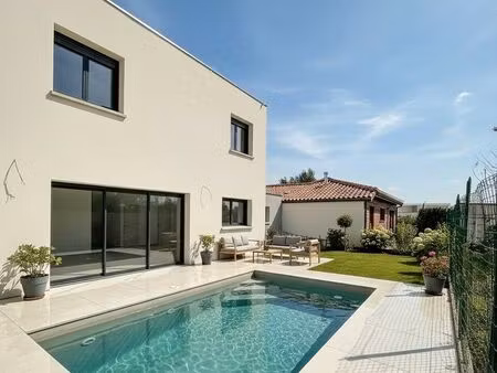 maison 6 pièces 140 m²