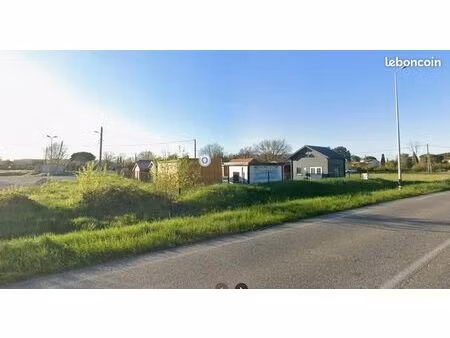terrain 900m² commercial a louer avec bureau
