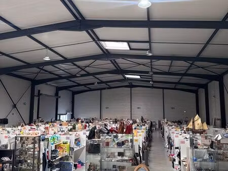 vend fond de commerce vide grenier permanent