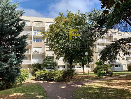 4 pièces balcon  parking extérieur privé