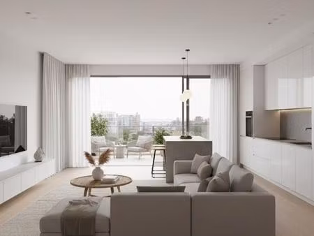 **rare à saisir: beau 4 pièces avec loggia**