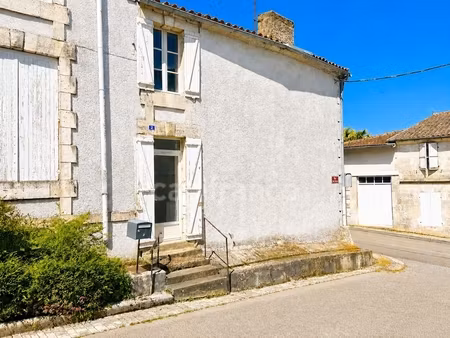 maison en pierre de 153 m² à rénover avec fort potentiel - chevanceaux (17)