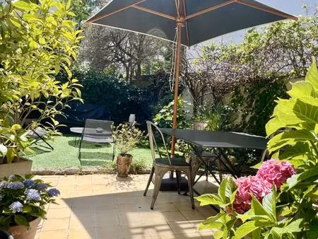 maison de 200m2 non mitoyenne avec jardin arboré de 80m2
