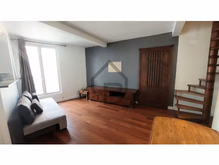 deux pieces meubles de 36 m² en duplex