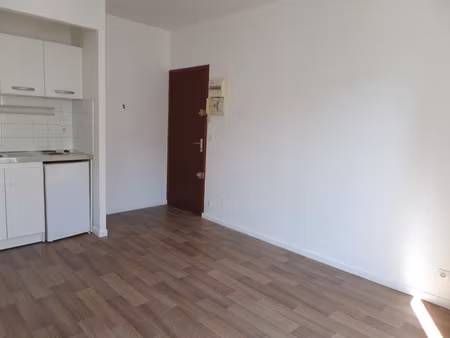 f1 bis  1 chambre  avenue de laon