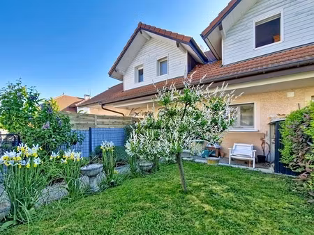 reignier-ésery – maison mitoyenne 105 m² – 3 chambres – jardin – double garage