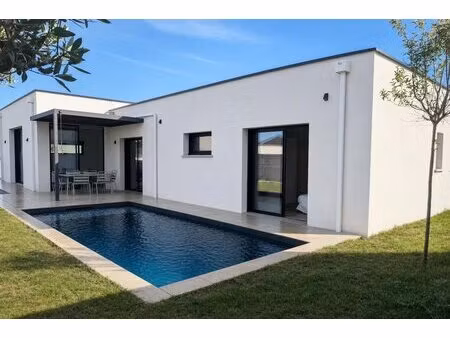 maison de 6 pièces de 147 m² à sauvagnon