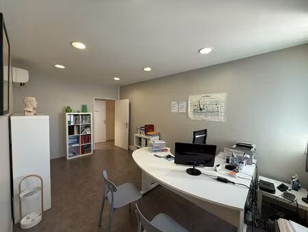 location bureaux 4 pièces  87.26m²  carcassonne