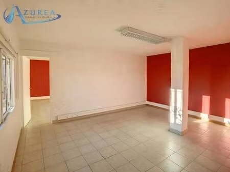 location bureaux 67 m²