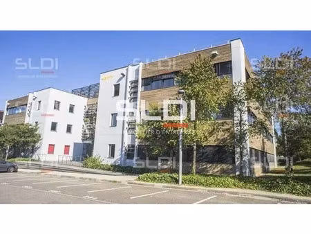 location bureaux 592 m²