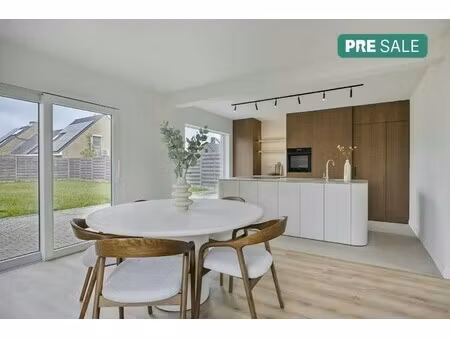 recent gerenoveerd huis met 3 kamers te koop in deerlijk