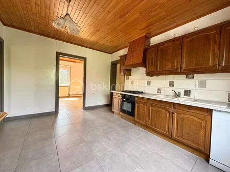 charmant duplex de caractère de 126 m²  offrant un beau potentiel après rafraîchissement  