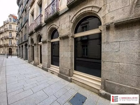 location commerce rennes 35000 160m²