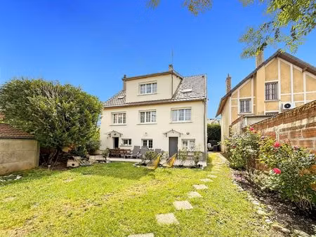 maison familiale idéalement située