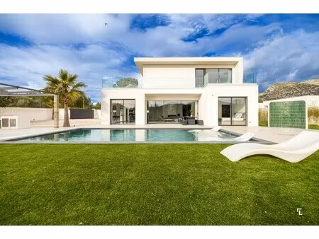 villa de luxe à louer à gémenos : 8 900 €/mois | 347m²