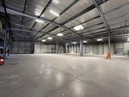 location entrepôt aix en provence 13290 2400m²