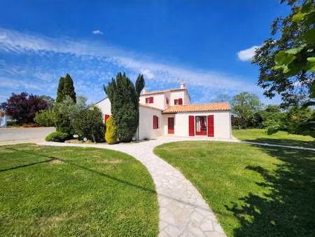 vente maison à puyravault (85450) : à vendre / 133m² puyravault