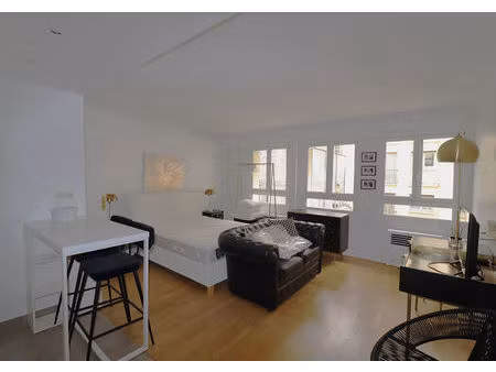 paris xvième : studio meublé de 31.50 m²