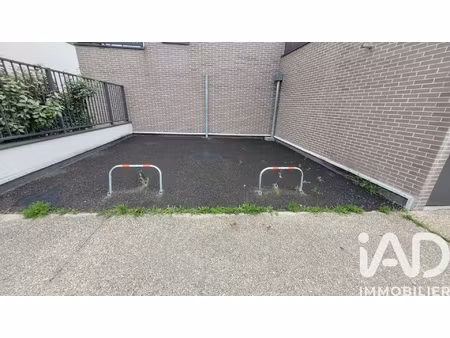 vente parking undefined m²