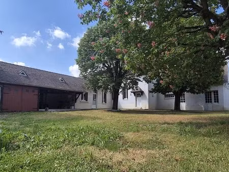 maison 4 pièces  avec dépendances et terrain.